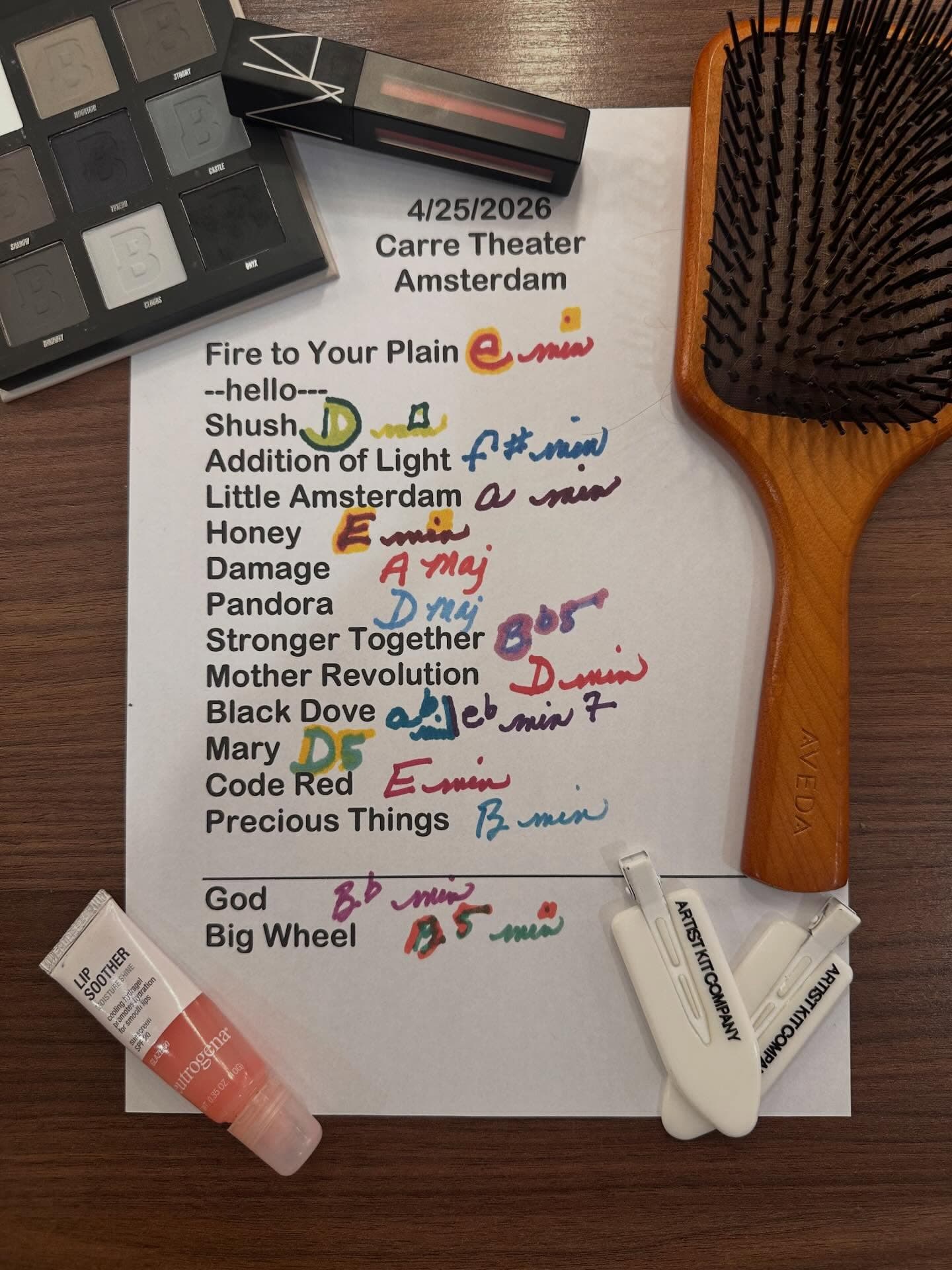 Handwritten setlist for Carre Theatre, April 25, 2026