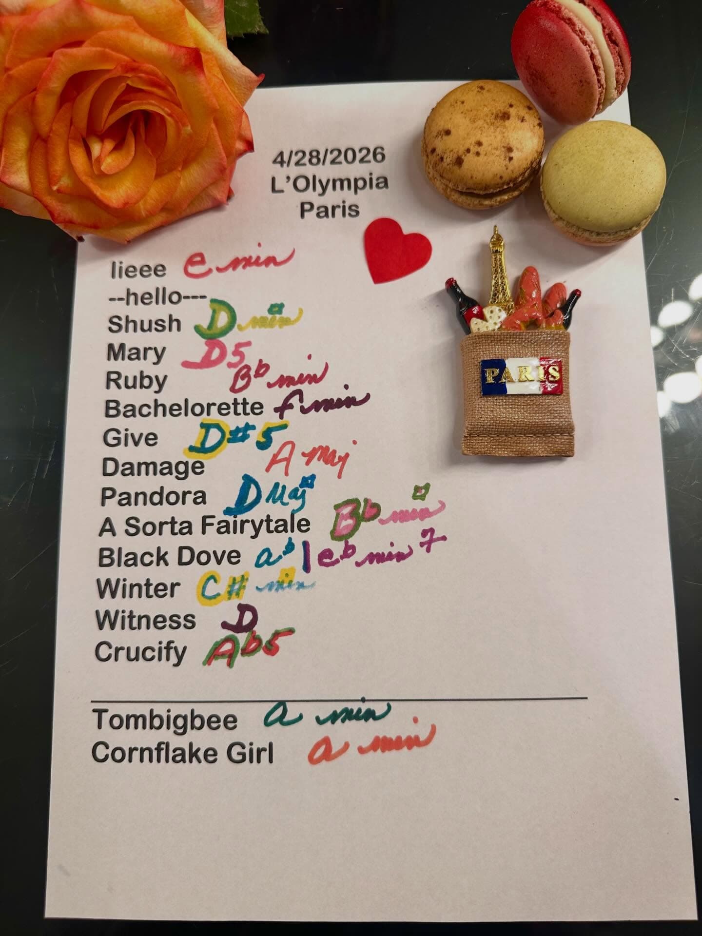 Handwritten setlist for L'Olympia, April 28, 2026