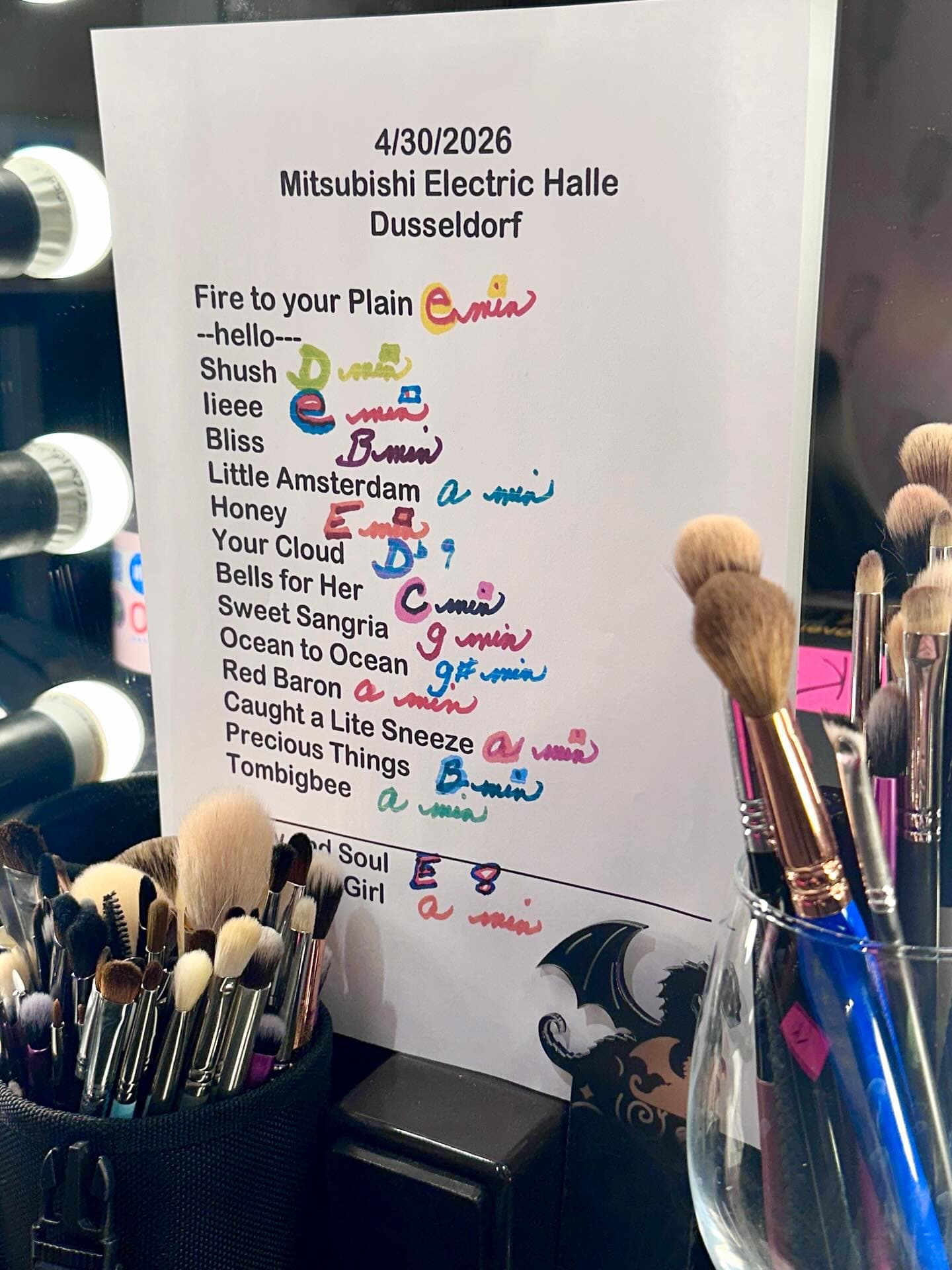 Handwritten setlist for Mitsubishi Electric Halle, April 30, 2026